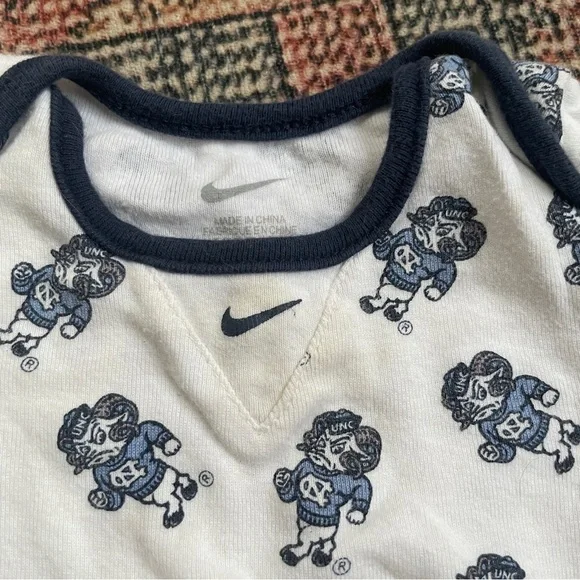 Infant UNC Nike Onesie - Picture 3 of 5